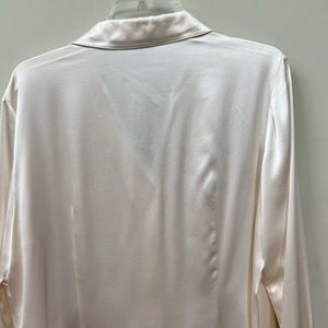 Lafayette 148 New York cream silk blouse in perfect condition